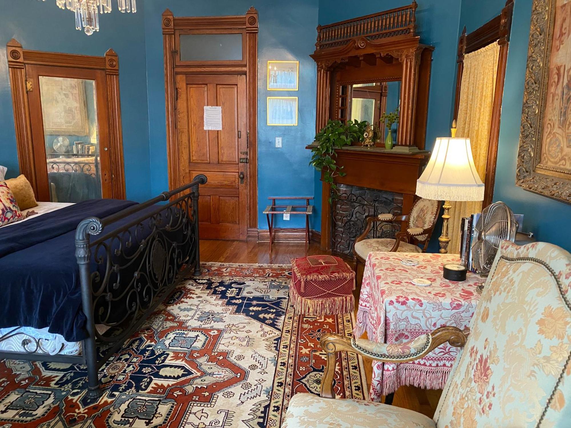 Vineyard Mansion B&B セント・ジョセフ エクステリア 写真