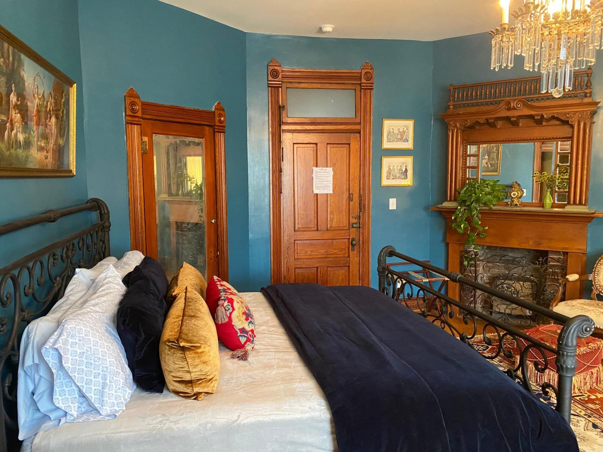 Vineyard Mansion B&B セント・ジョセフ エクステリア 写真